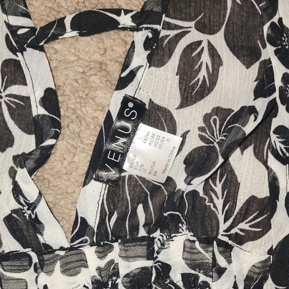 VENUS Black and White Ruffled Swim Coverup - Picture 2 of 3